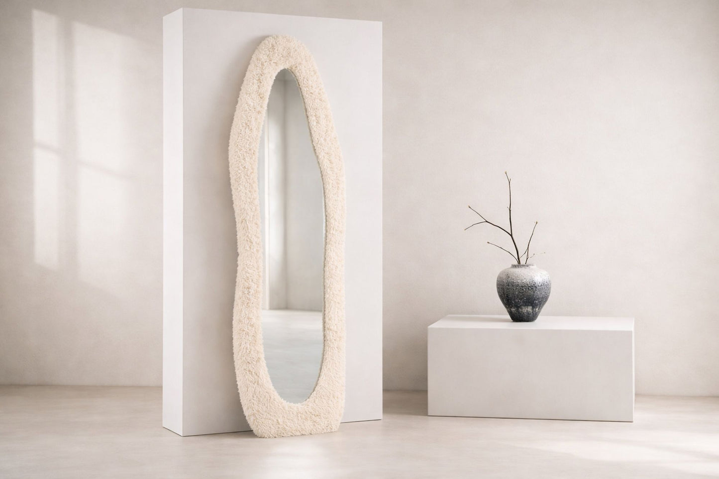 Mirza Spejl - 193 x 67cm - Beige Fake Fur
