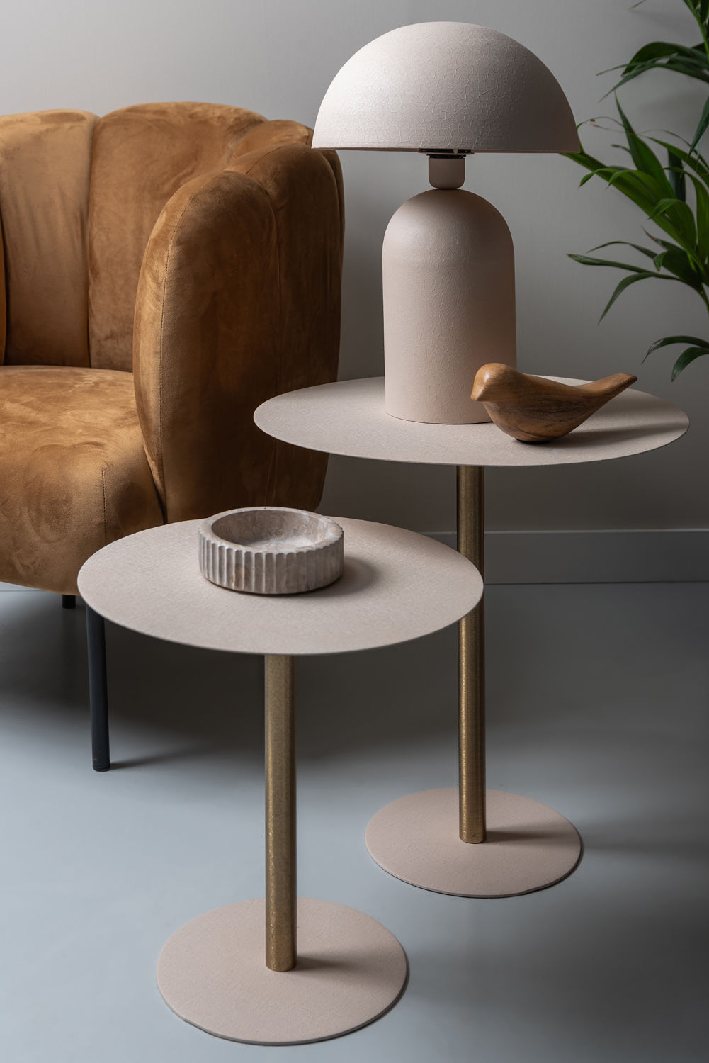 Leitmotiv bordlampe Boaz stor - varm grå