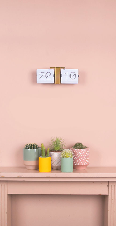 Karlsson Flip No Case – Hvid med messing