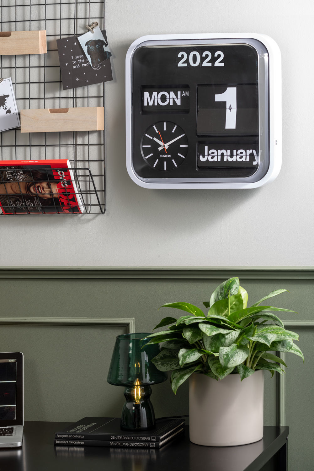 Karlsson vægur Big Flip – Hvid