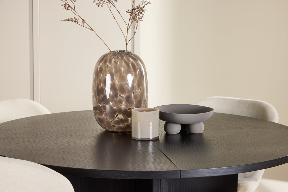Strada Spisebord ⌀120 Sort & 4 stk Lilja Spisebordsstol Beige