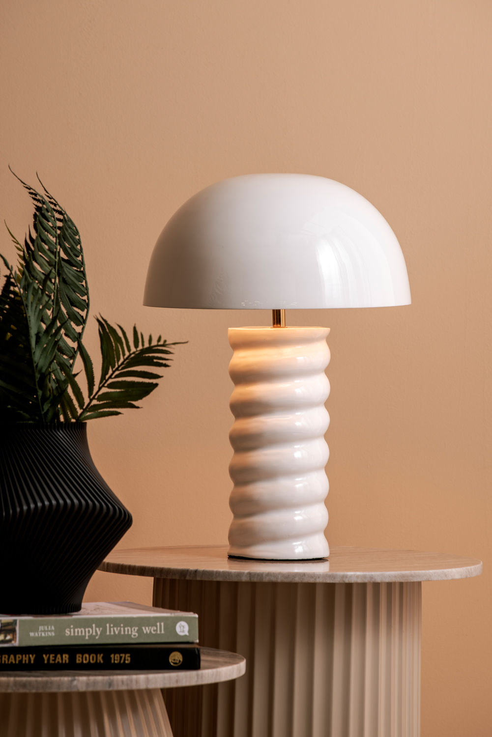 Leitmotiv bordlampe Gracio - hvid