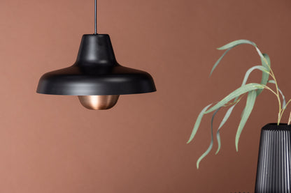 Högbyn Loftlampe Sort