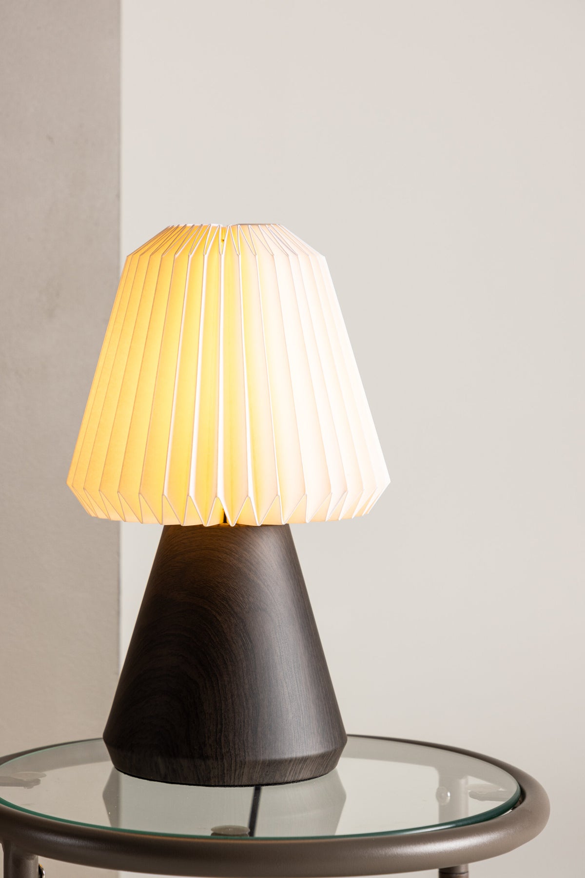 Fjällen bordlampe - Ø20 cm - valnøddefarvet, hvid - billede 18