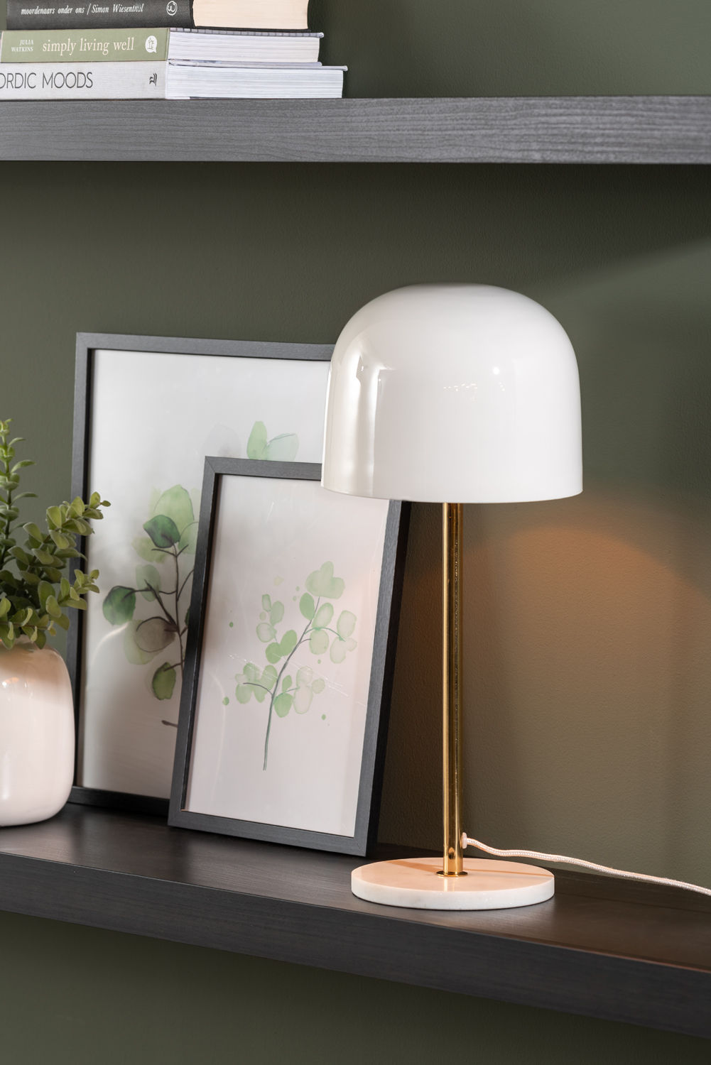 Leitmotiv bordlampe Manta - hvid