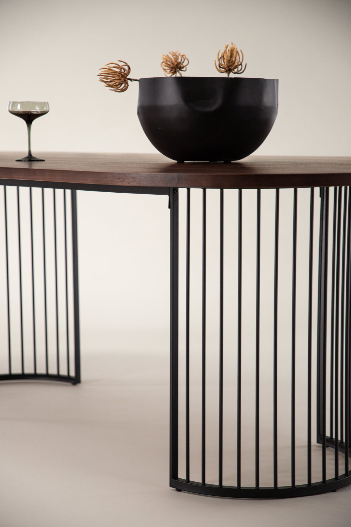 Hamneskär ovalt spisebord - 220 × 110 cm - sort, valnøddefarvet, mørk valnøddefarvet - billede 18