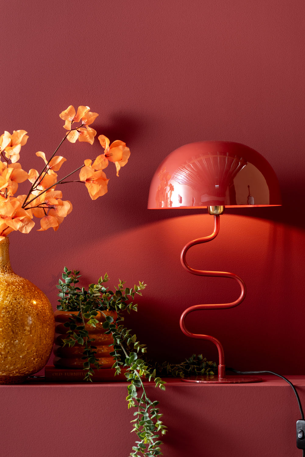 Leitmotiv bordlampe Twist - okkerrød
