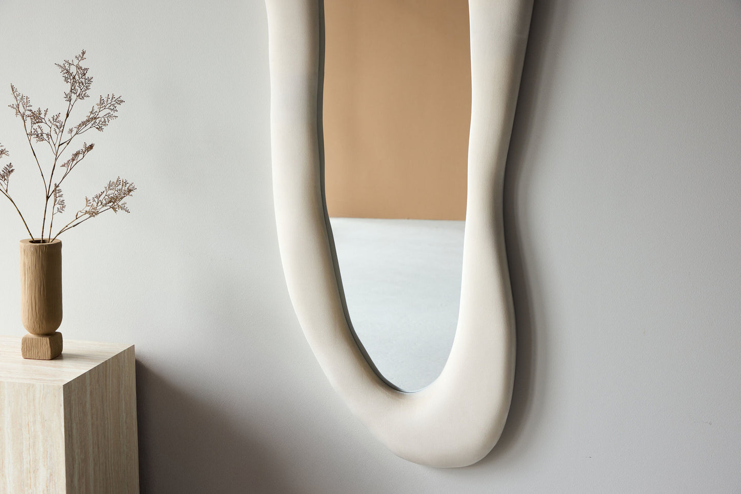 Louisville Spejl 66x185 cm - MDF med Beige Bouclé