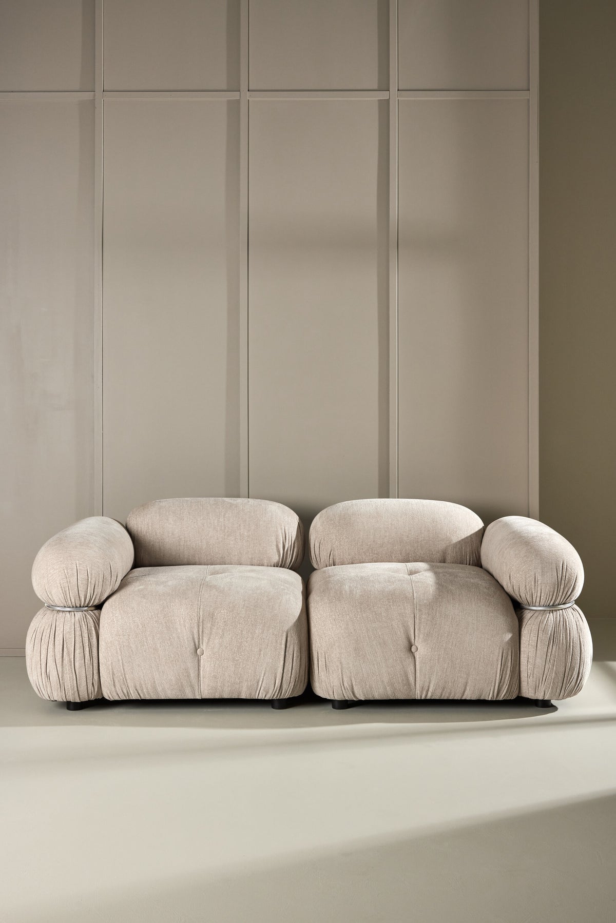 Mika 2-personers sofa - beige, sort, krom - billede 19