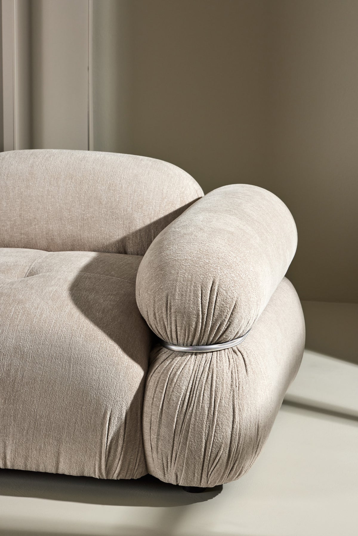 Mika 3-personers sofa - beige, sort, krom - billede 21