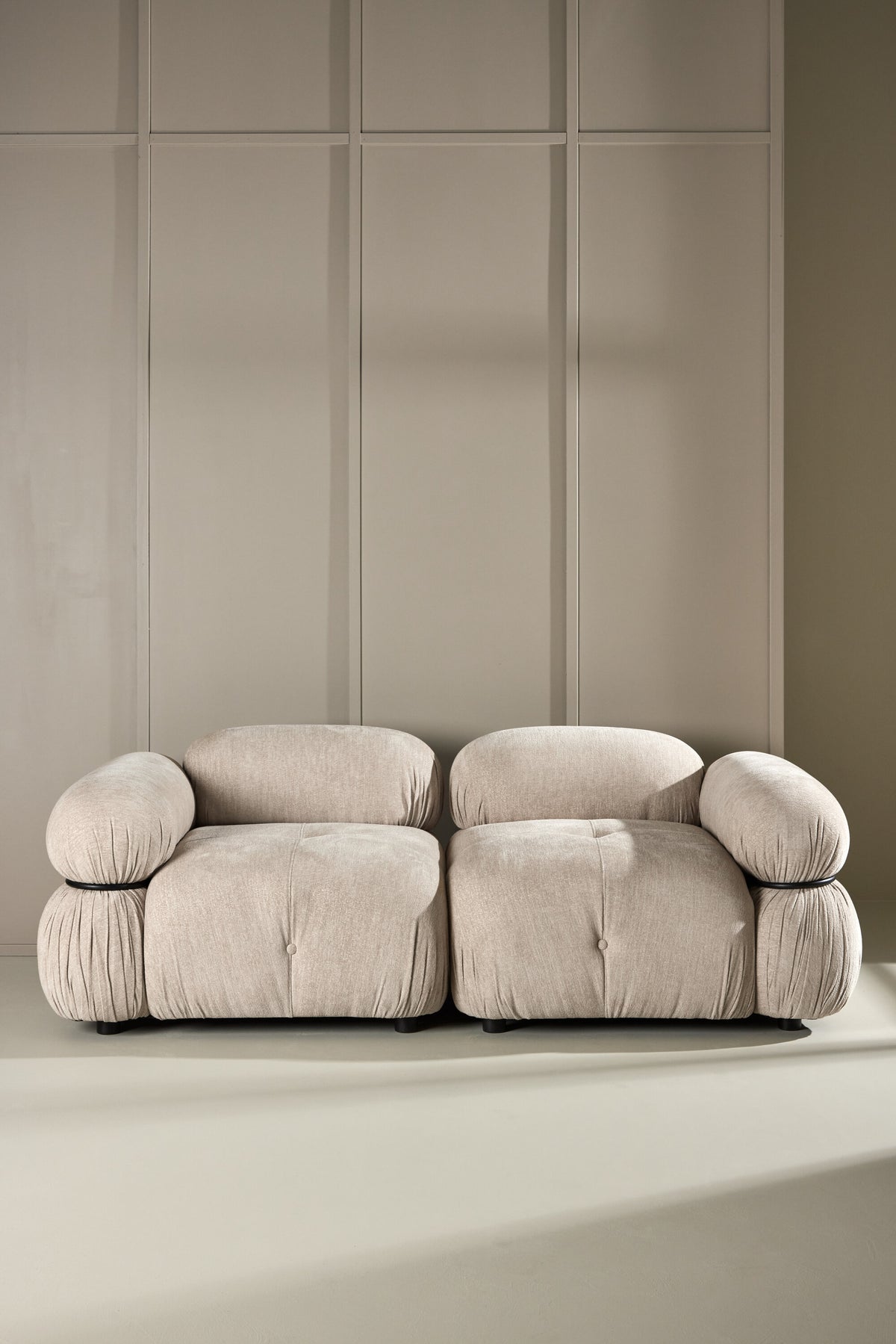 Mika 2-personers sofa - beige, sort - billede 19