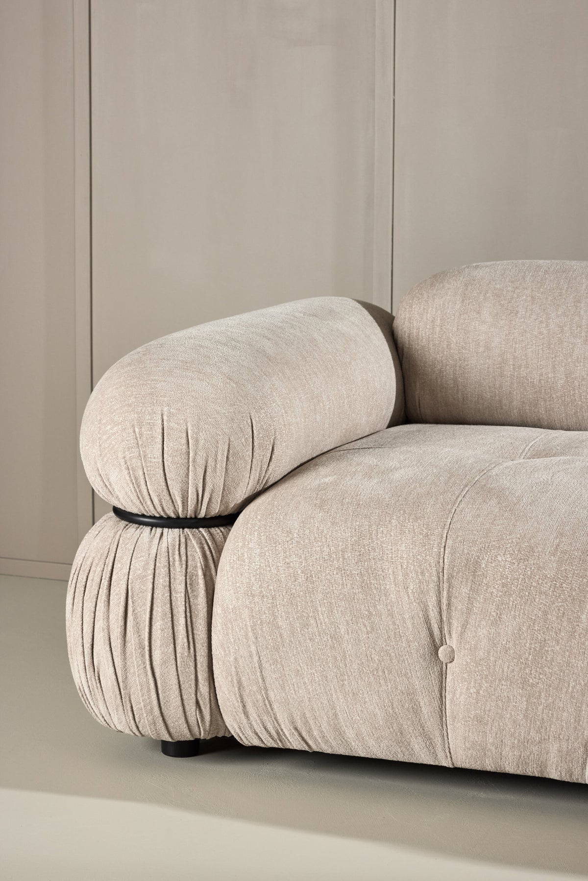 Mika 2-personers sofa - beige, sort - billede 20